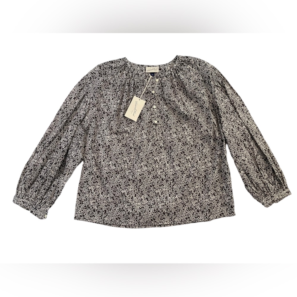 Universal Thread Black and White Floral Button Down Shirt